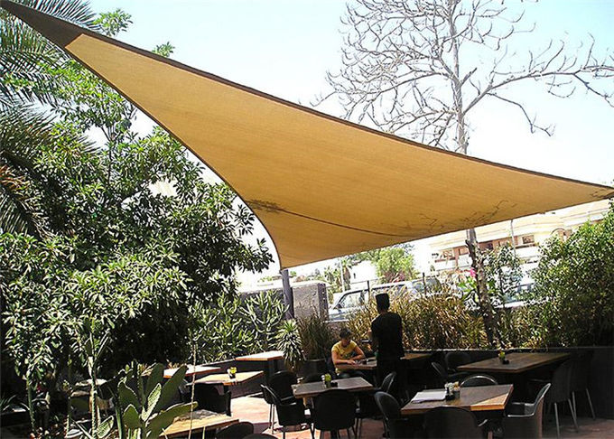 Vela triangular beige de la sombra del jardín, cubierta de bloqueo ULTRAVIOLETA del patio de la sombra de Sun